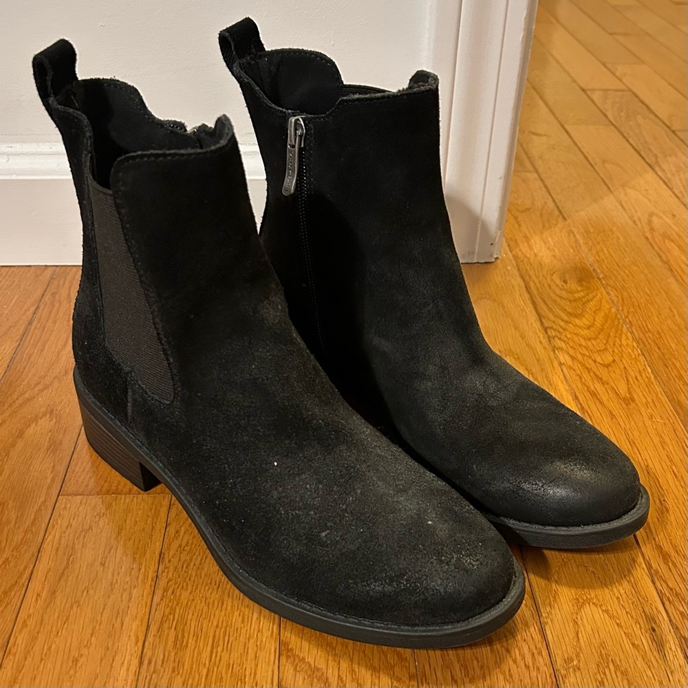 Easy Spirit Black Women’s Suede Sewanda Chelsea Boots